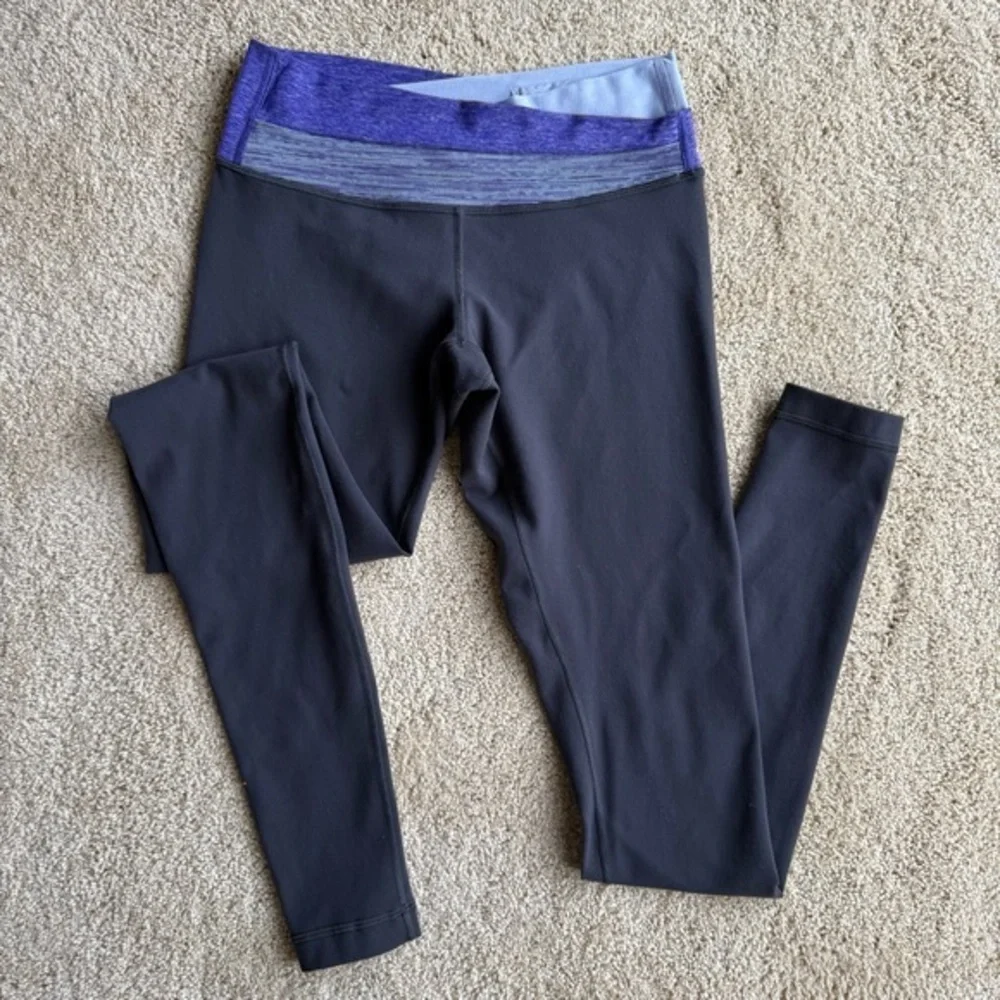 Lululemon Crop Leggings Size 4 Black Purple High Rise Yoga Gym Athleisure